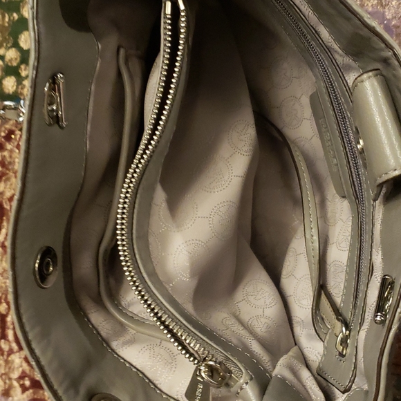 Handbag - Picture 4 of 6